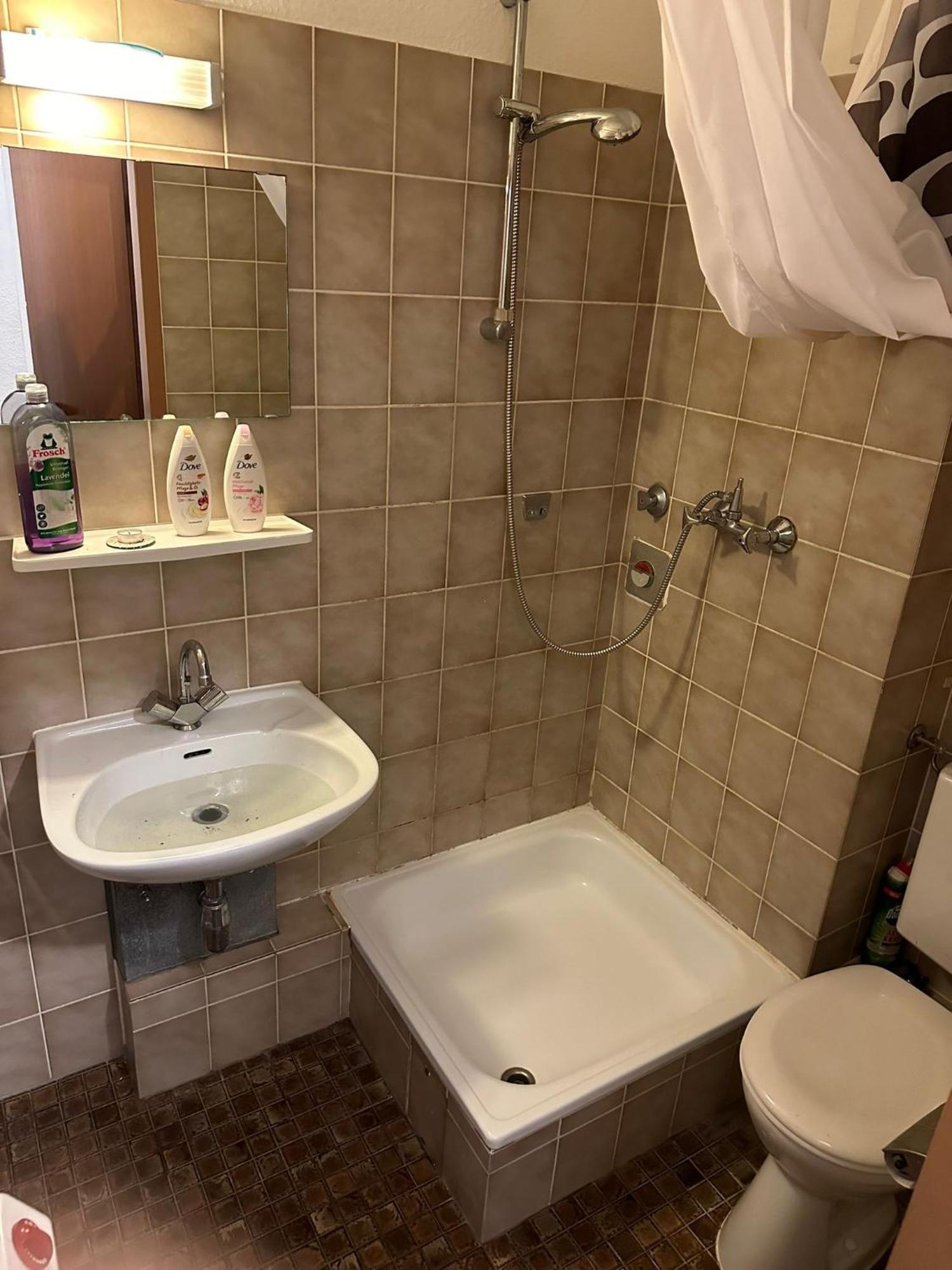 1 Apartment *