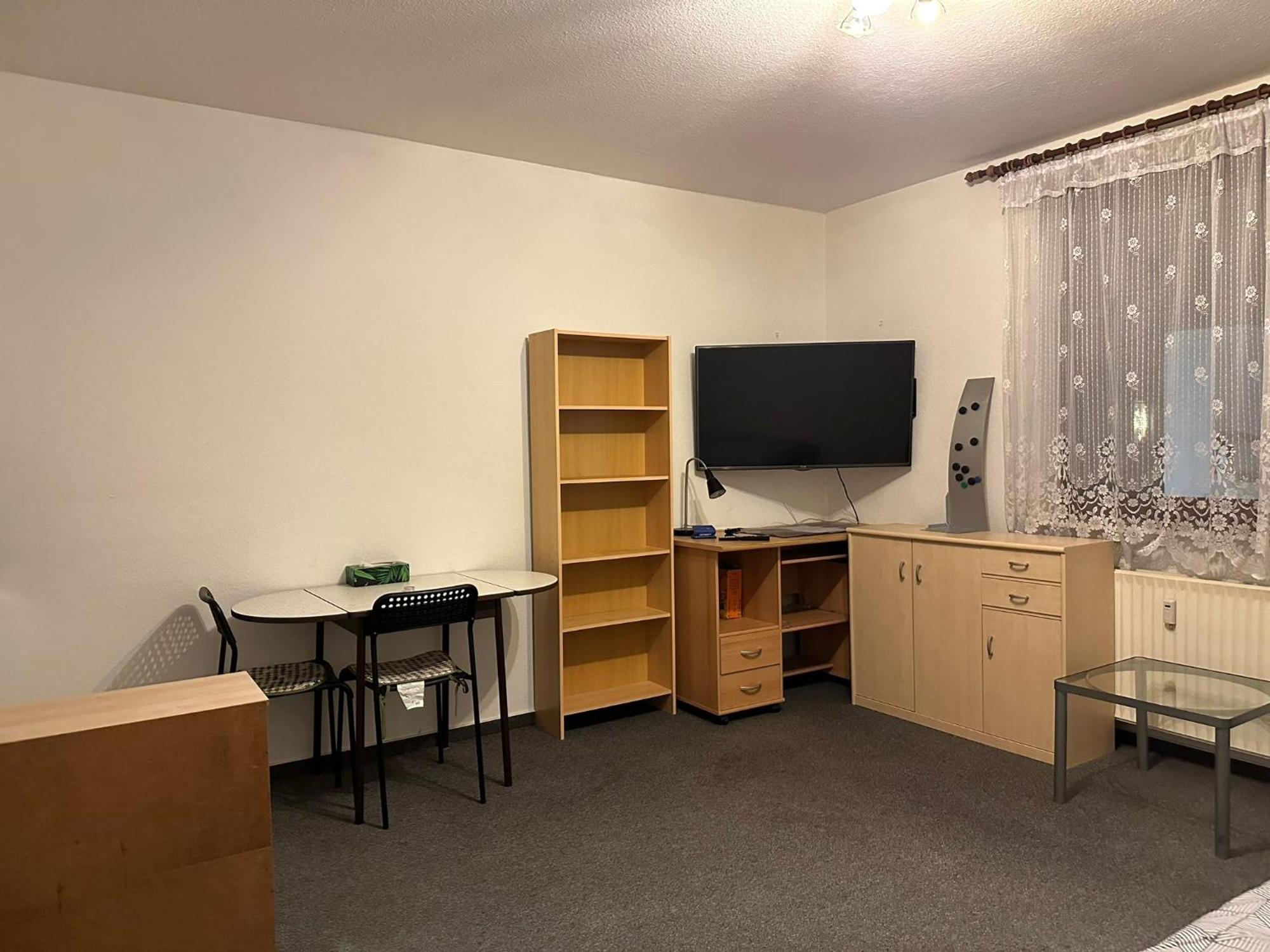 1 Apartment *