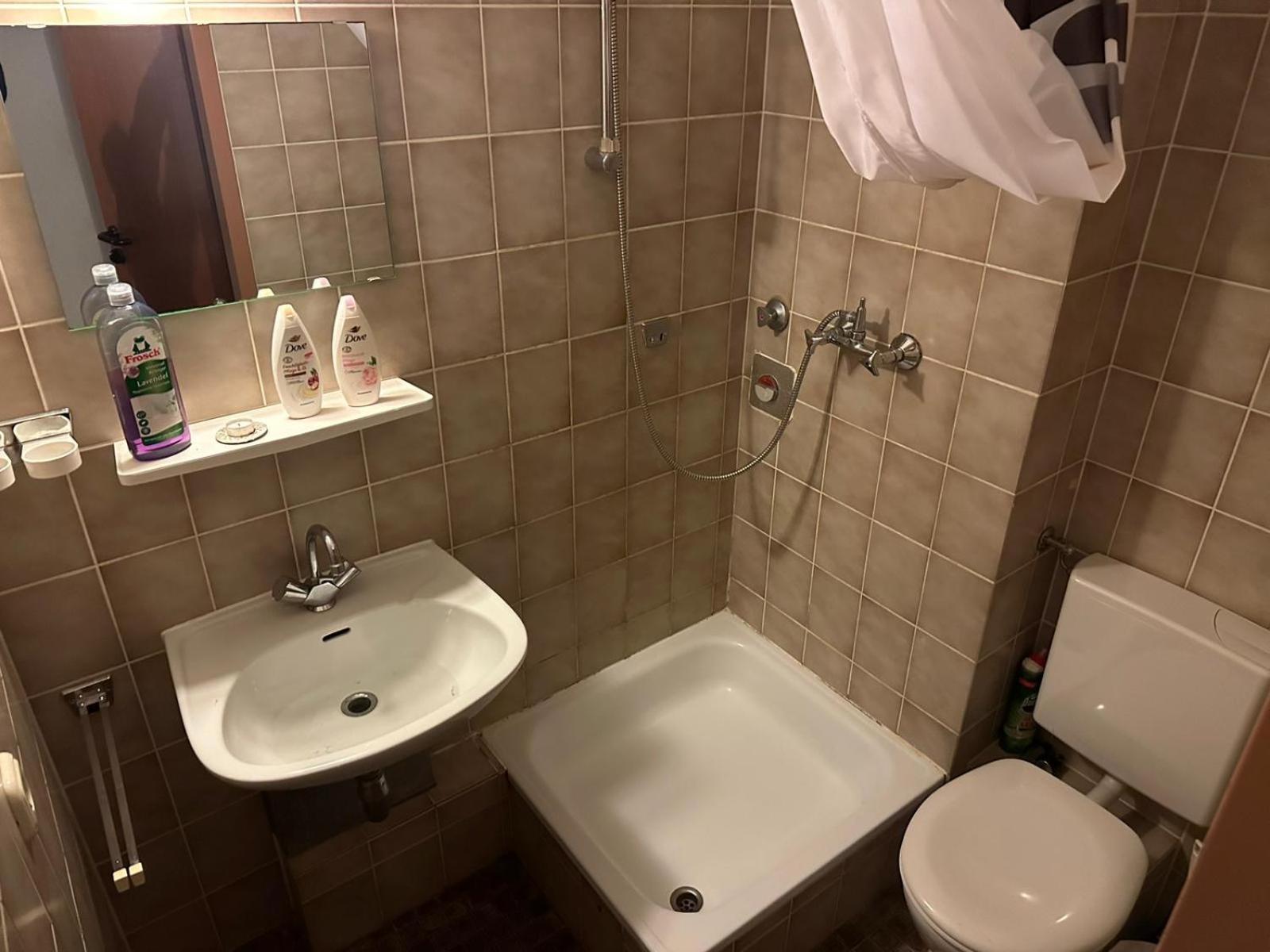 1 Apartment